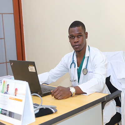 Dr Simon